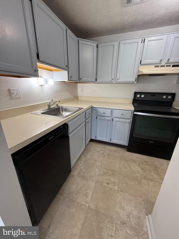 Building Photo - 2125 Wainwright Ct Unit BC