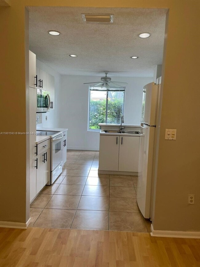Photo - 16318 Malibu Dr
