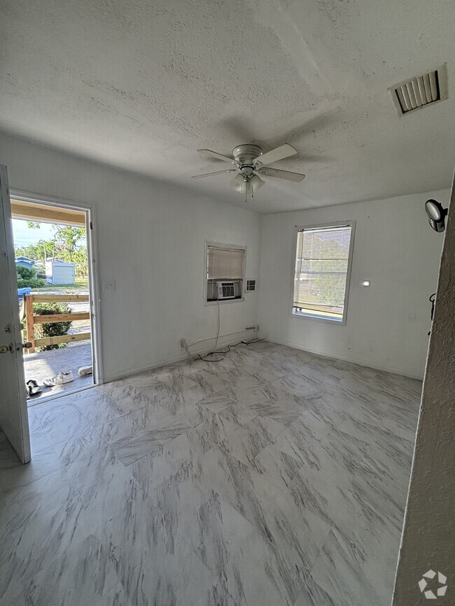 Building Photo - 2217 E 19th Ave Unit B Rental
