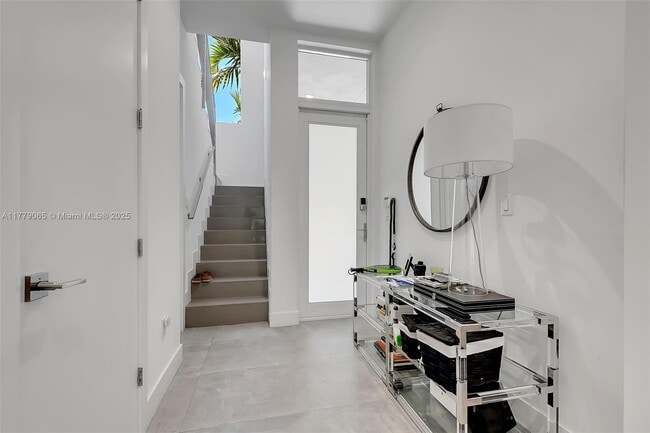 Photo - 3053 Gifford Ln