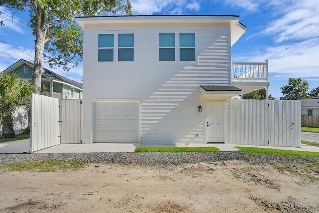 Building Photo - East Duffy Street Unit C Rental