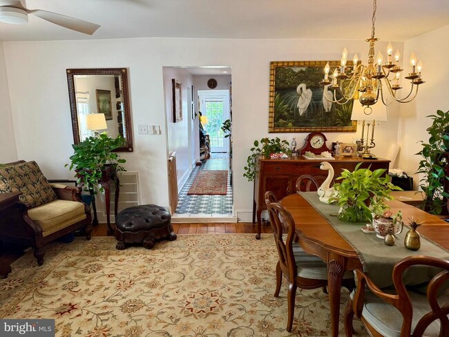 Photo - 122 N Washington St