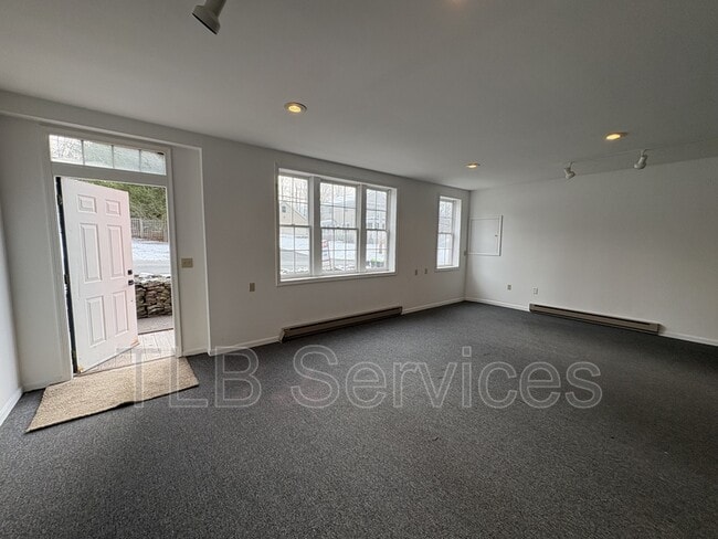 Photo - 15927 PA-407