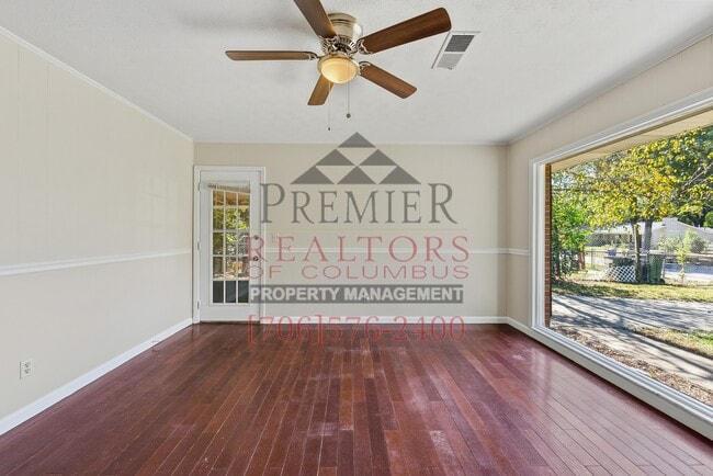 Photo - 2220 Gennings Ct