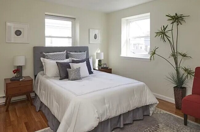 Photo - 104 Trowbridge St Unit 4