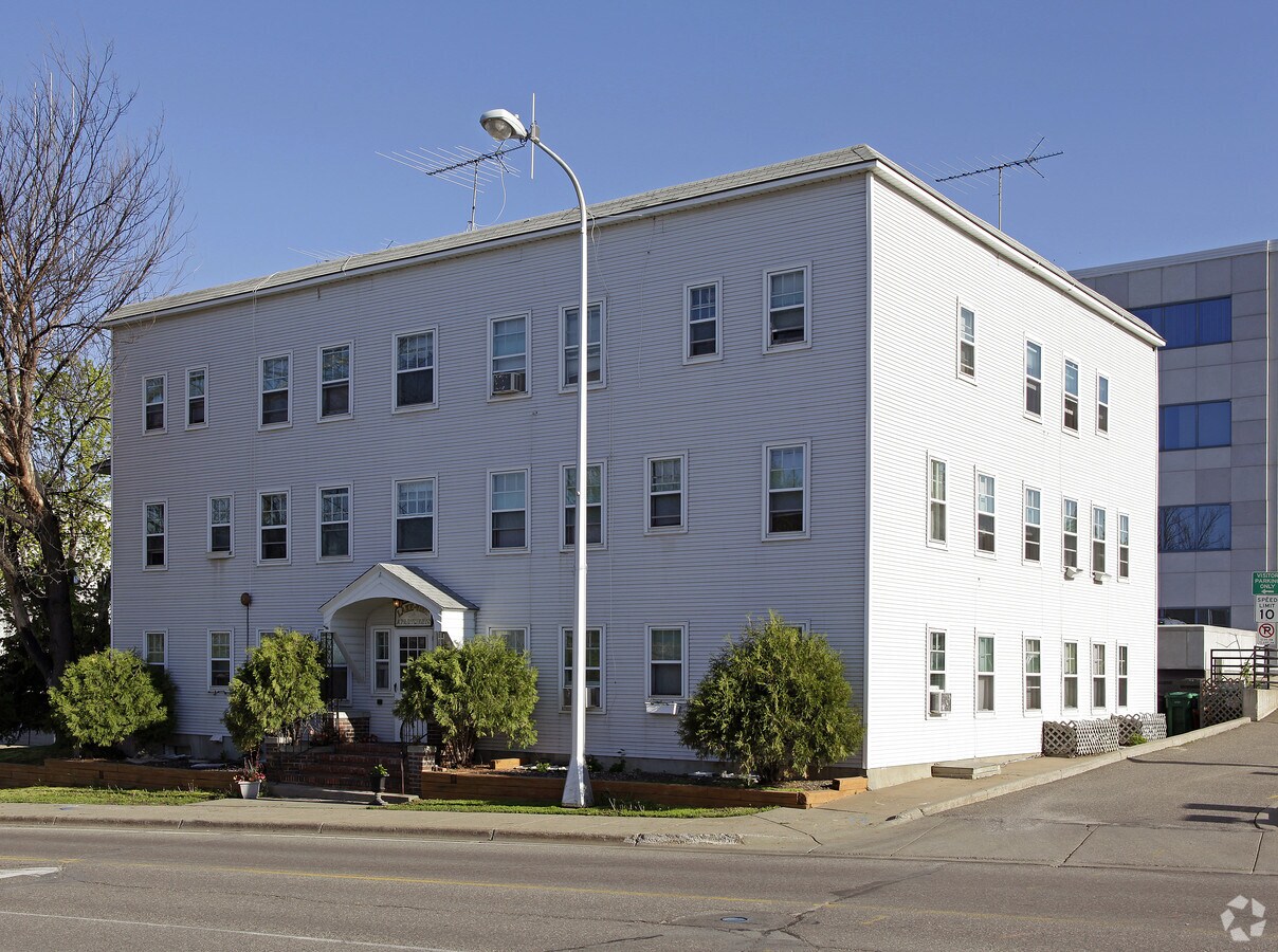 Photo - Lakeview Apartments
