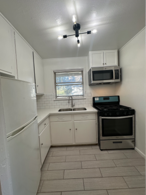 Building Photo - 3619 Garrott St Rental