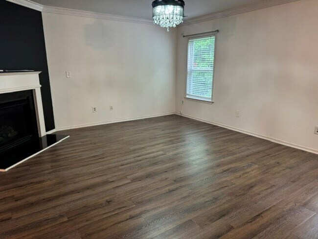 Photo - 2705 Buckleigh Dr