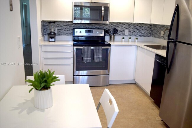 Photo - 3970 Oaks Clubhouse Dr Unit 306