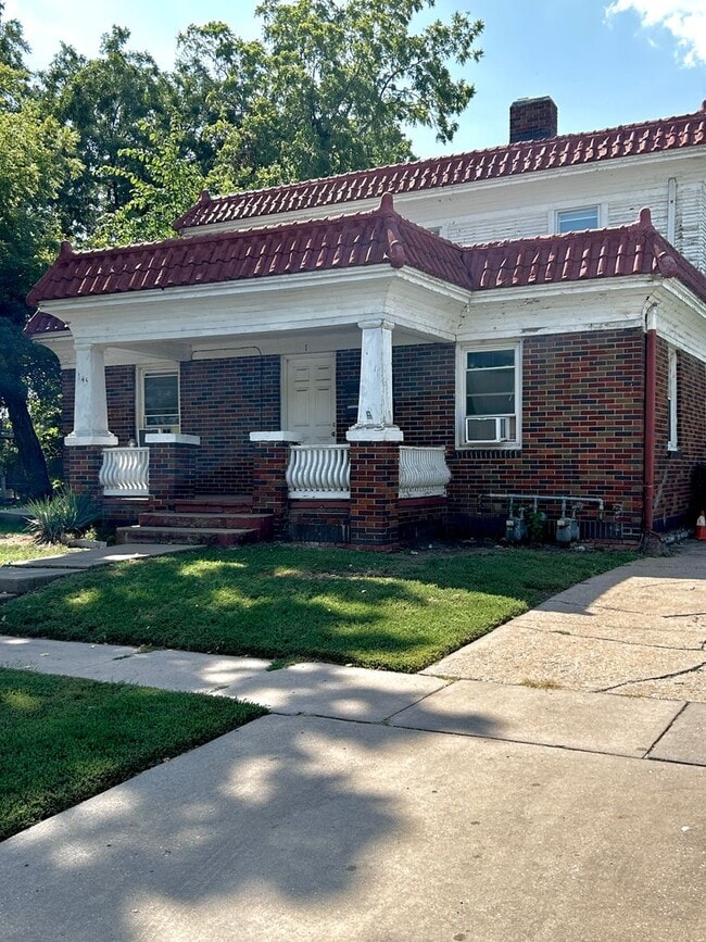 Photo - 145 N Ash St Casa