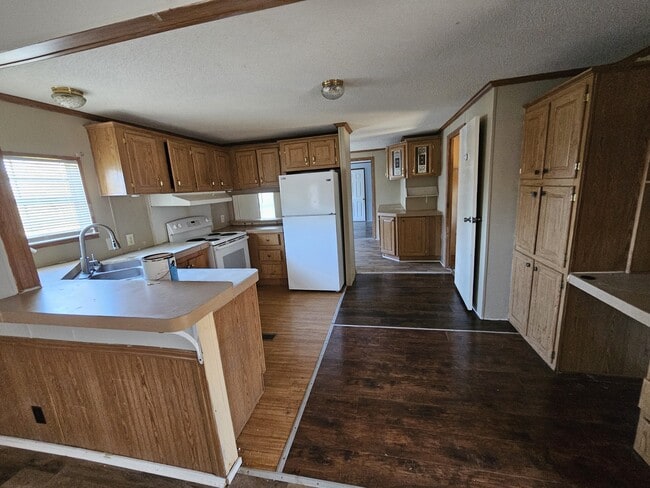 Photo - 115 Mary Ave