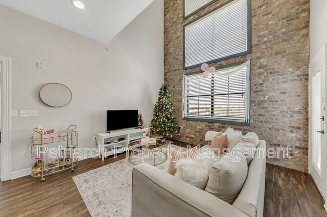 Photo - 1026 Foster Ave