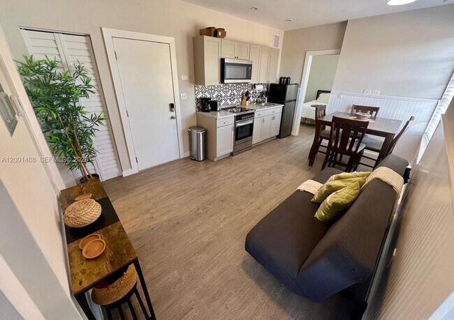 Photo - 2932 NW 16th Ave Unit 3