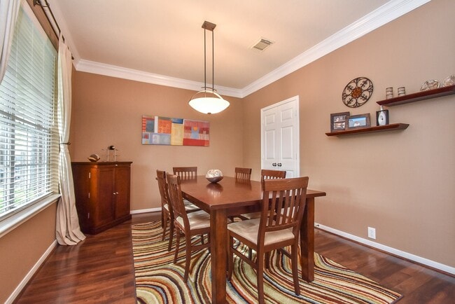 Photo - 1211 Deerbrook Dr