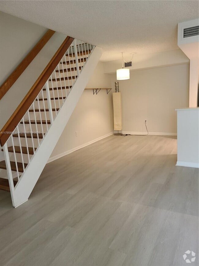 Building Photo - 8615 NW 5th Ter Unit 14-212 Rental
