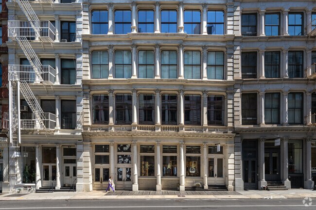 Photo - 476 Broome St