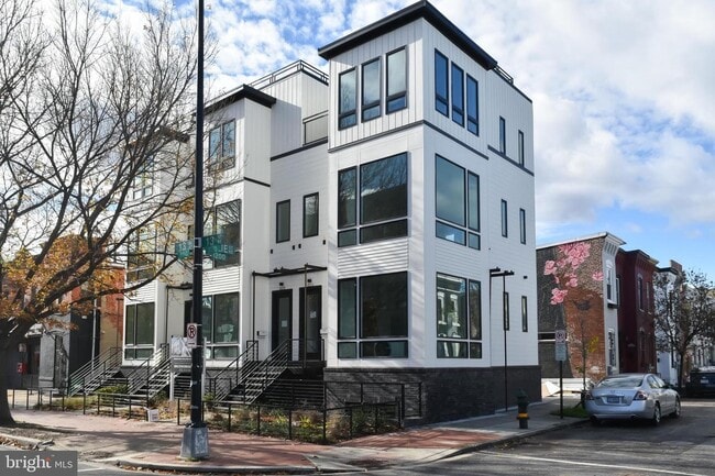 Photo - 808 13th St NE Unit H Street Condo