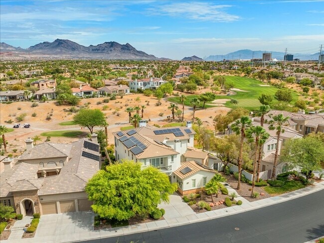 Photo - Stunning 5-Bedroom Home & Expansive Entertaining Areas in Red Rock Country Club