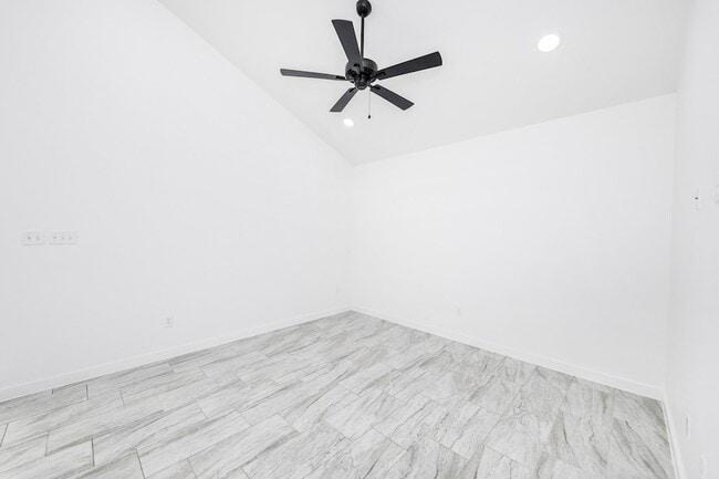 Photo - 3911 Casa Blanca Lake Rd