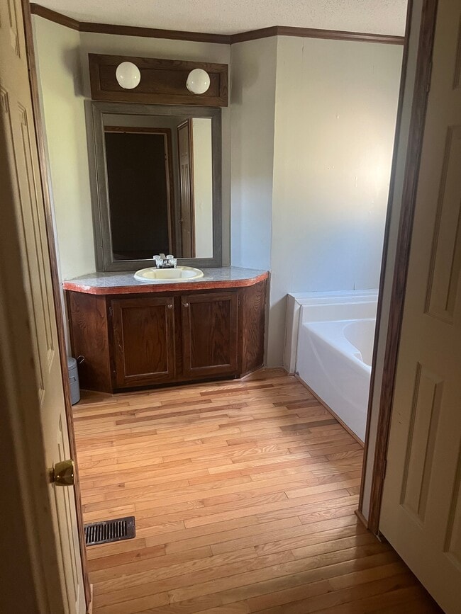 Photo - 3391 Bandy Rd