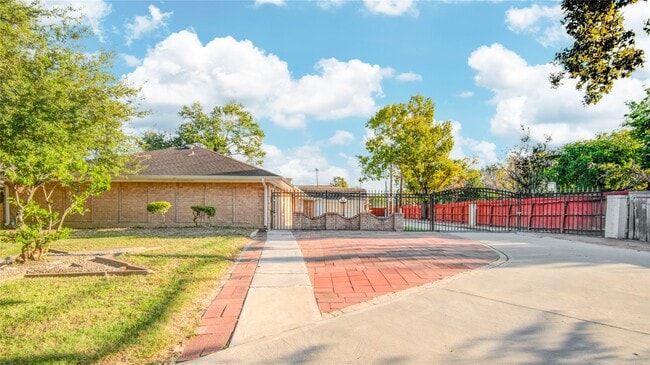 Building Photo - 902 Ashford Pkwy Rental