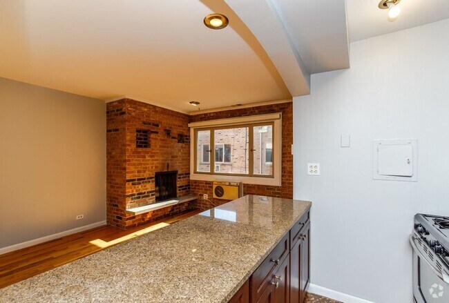 Building Photo - 663 W Melrose St Rental