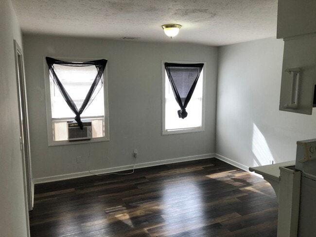 Photo - r2119a Unit 1