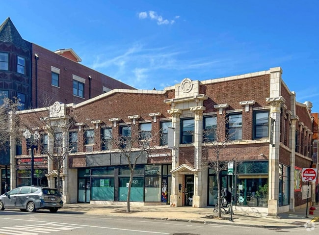 Building Photo - 1136 W Wilson Ave Rental
