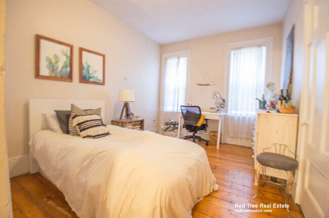 Photo - 46 Green St Unit 2
