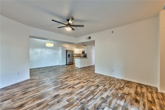 Photo - 2291 W Horizon Ridge Pkwy Unit 3114