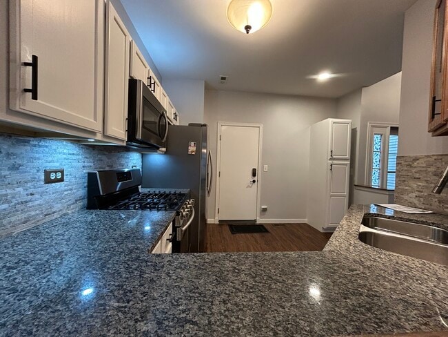 1385 Redbridge Ct