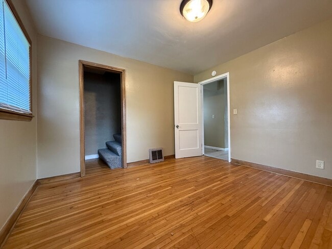 Photo - Great 2+ Bedroom Single Family Home off West 7th in St Paul