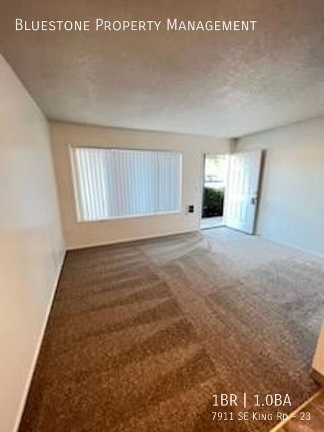 Building Photo - 7911 SE King Rd Unit 23