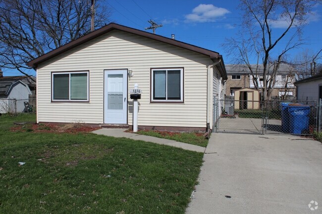 Building Photo - 23848 Stewart Ave Rental