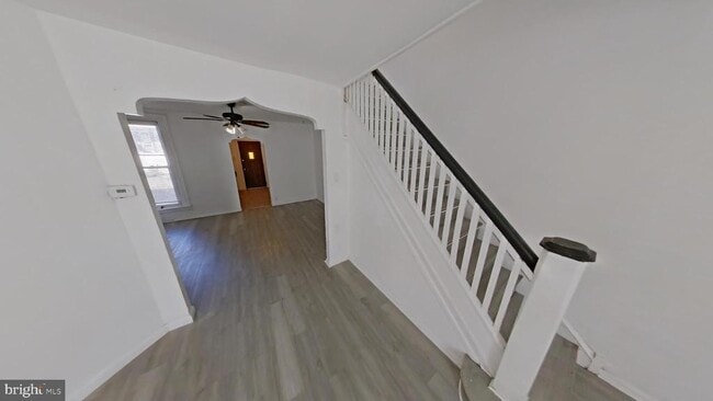 Photo - 6380 Marsden St