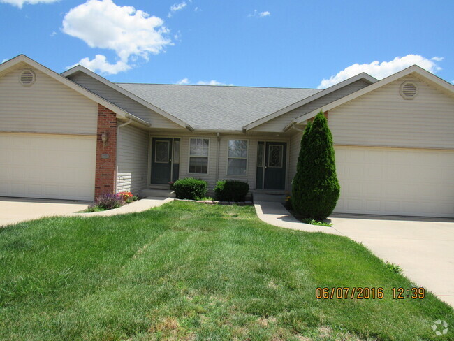 Building Photo - 10935 Upland Terrace Rental