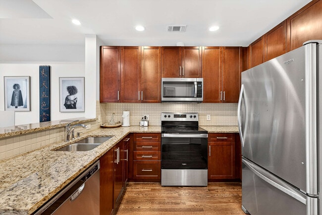 Photo - 855 Peachtree St NE