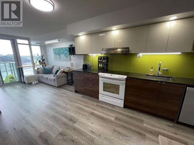 Photo - 121 McMahon Dr Unité 1606