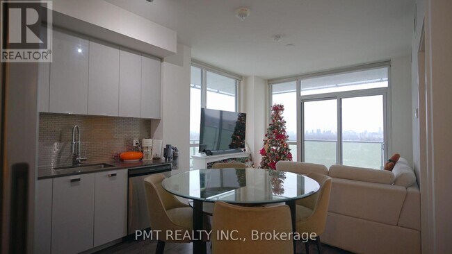 Photo - 10 De Boers Dr Unité 1205