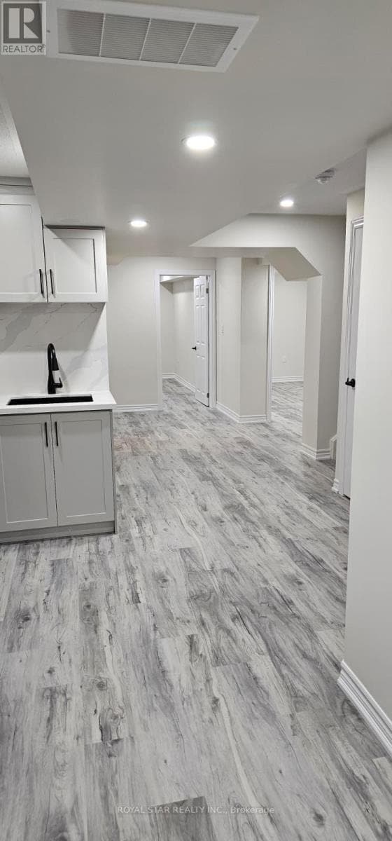 Photo - 1354 Apollo St