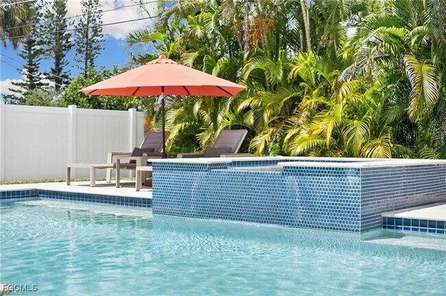 Photo - 521 102nd Ave N