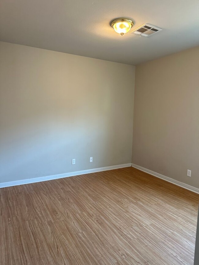 Photo - 3 Bedroom 1 Bath Brick Home