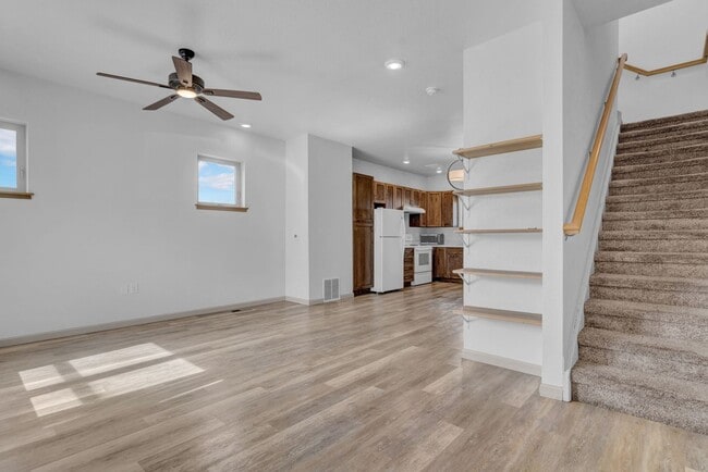 Photo - Townhome 3Bed 2Bath - Long Realty and Property Reality