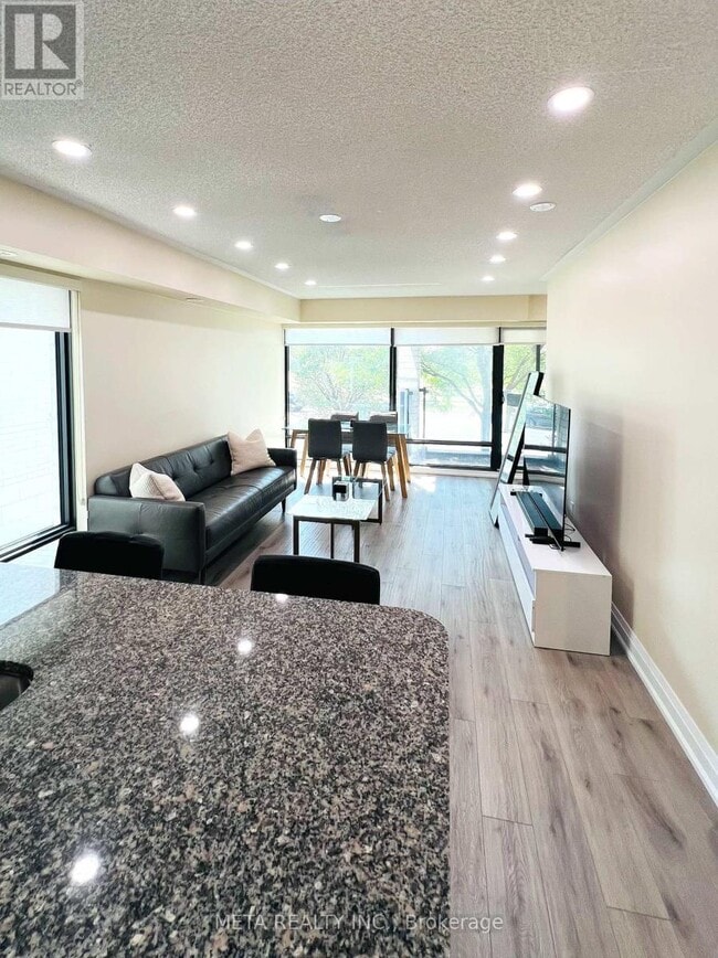 Photo - 138 Widdicombe Hill Blvd
