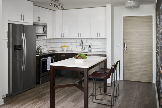 Photo - The Hue Midtown