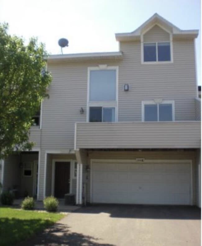 Building Photo - 608 Kingfisher Ln Unit E