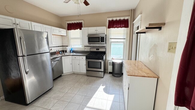 Photo - 15 W Erie St Unit #1