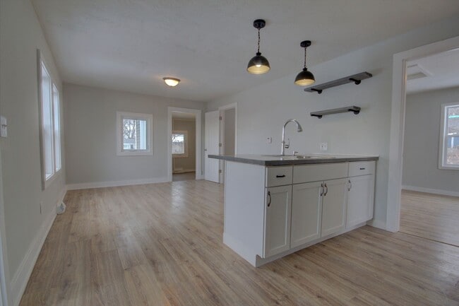 Photo - 2 BED 1 BATH HOUSE FOR RENT