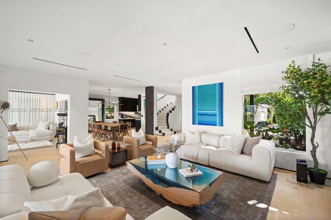 Photo - 244 W San Marino Dr