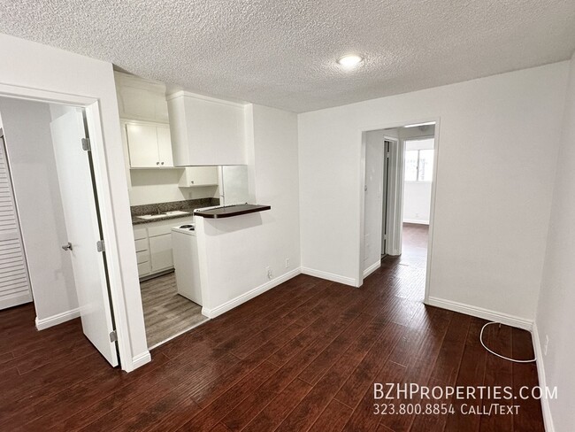 2Bedroom 1Bathroom in Great Location - 2Bedroom 1Bathroom in Great Location Apartment Unit 4